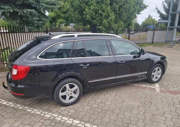 Skoda Superb cena 36500 przebieg: 217977, rok produkcji 2012 z Lublin małe 407